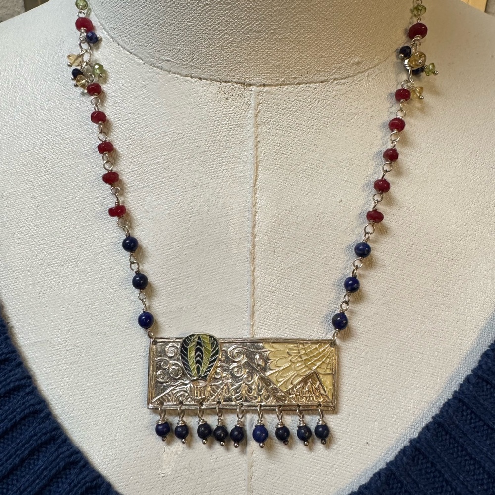 PRICE FIRM Elegant Silver and Blue Necklace